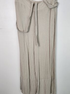H&M Knit Wide Leg Pants with Tie Waist — Light Beige Stripe Pattern Lighweight